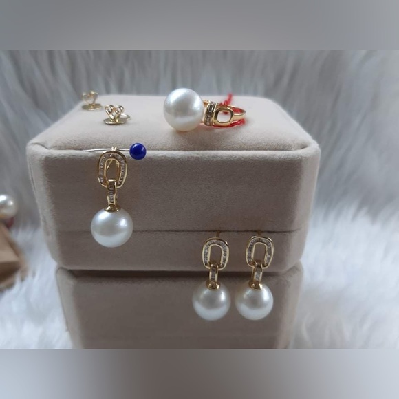 Authentic Southsea Pearls Classic White Set - Picture 1 of 2